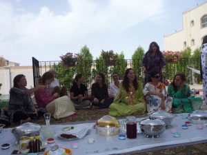 Reunión con colectivos de mujeres en Abu Dhabi.