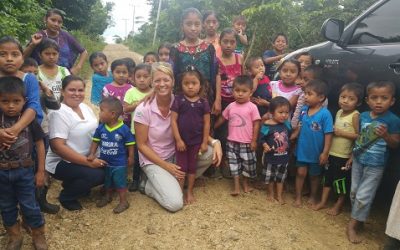 Una charteriana volcada contra la pobreza en Guatemala